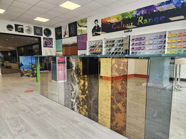 glass inspirations fleet showroom 125449 (large)