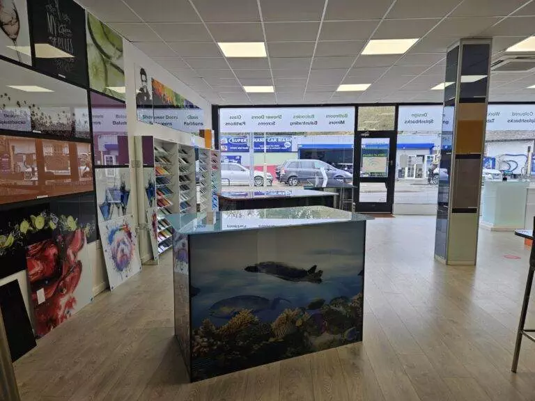 glass inspirations fleet showroom 125638 (large)