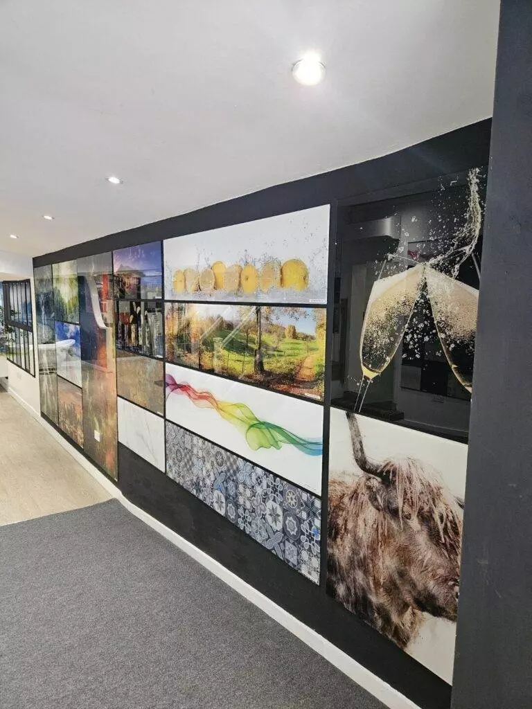 glass inspirations fleet showroom 125704 (large)