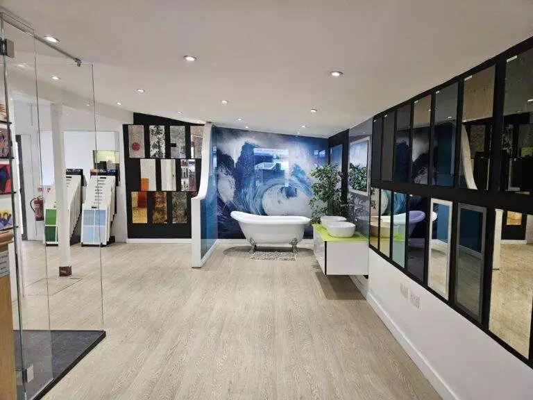 glass inspirations fleet showroom 125842 (large)