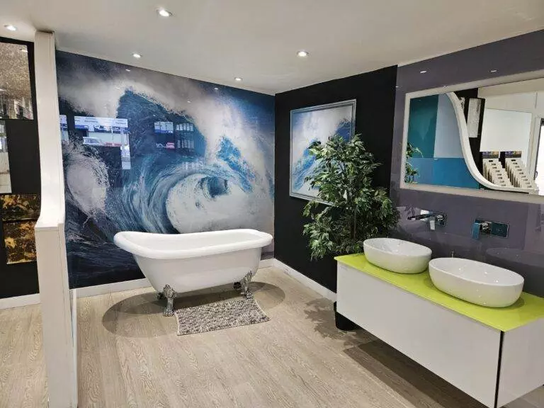 glass inspirations fleet showroom 125931 (large)