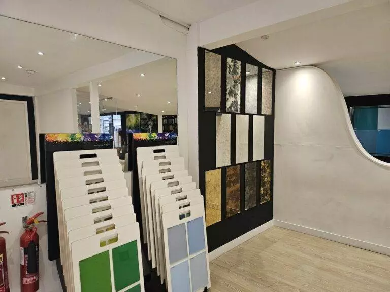glass inspirations fleet showroom 125959 (large)